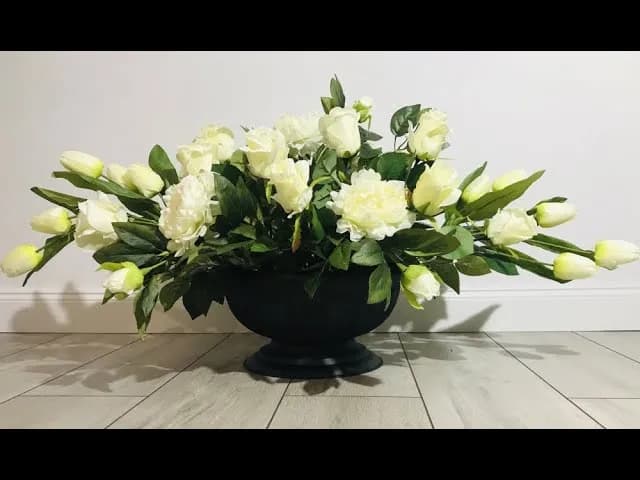 Jak zrobić stroik na cmentarz w doniczce, aby przetrwał dłużej