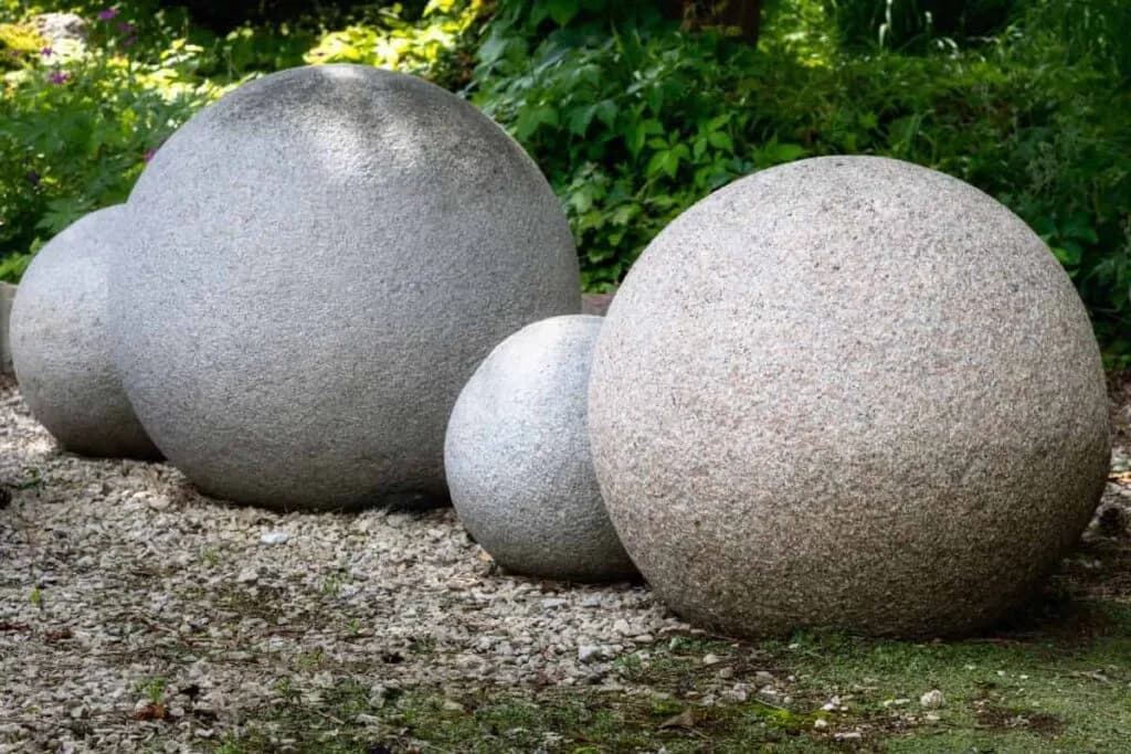 Jak zrobić betonowe kule do ogrodu – prosty poradnik krok po kroku dla każdego